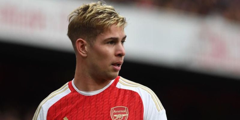 Smith Rowe đã đánh mất vị thế của mình trong đội hình chính của Arsenal